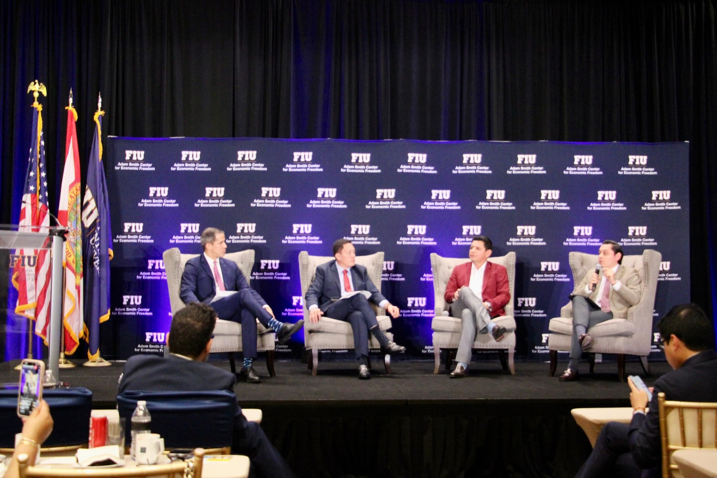  ALCALDE JORGE ANDR�S ARANGO PARTICIPANDO COMO PANELISTA INVITADO  @FIUINSTAGRAM