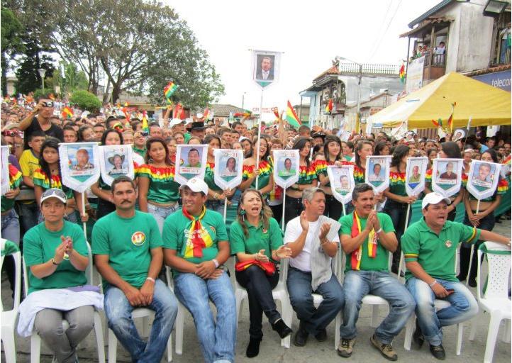 MULTITUDINARIO RESPALDO EN SAMAN� AL CANDIDATO JHON GIL POR EL EXPRESIDENTE ALVARO URIBE