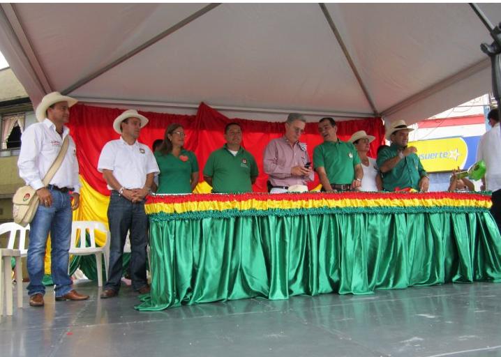 MULTITUDINARIO RESPALDO EN SAMAN� AL CANDIDATO JHON GIL POR EL EXPRESIDENTE ALVARO URIBE