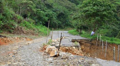 V�A VICTORIA - SAMAN� (CALDAS) EN MAL ESTADO