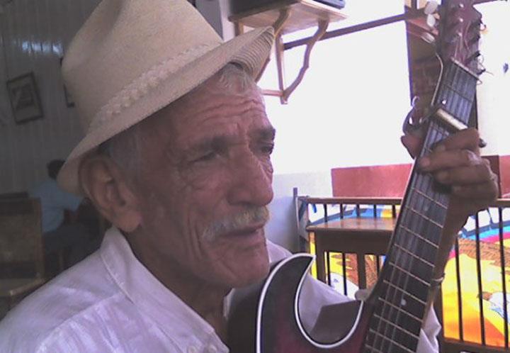 ES DETENIDO EL ABUELITO CON SEUD�NIMO ALIAS �GARDEL�, POR MICROTR�FICO