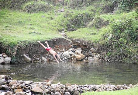 A SAMAN�, V�AS A SOLAS 