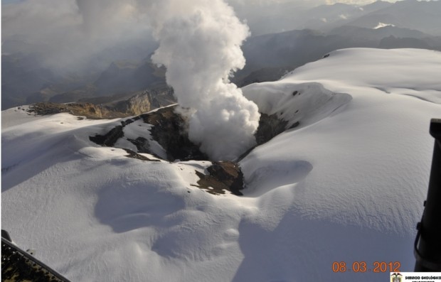 LA RECOMENDACI�N: MANTENER LA CALMA ANTE ACTIVIDAD DEL NEVADO