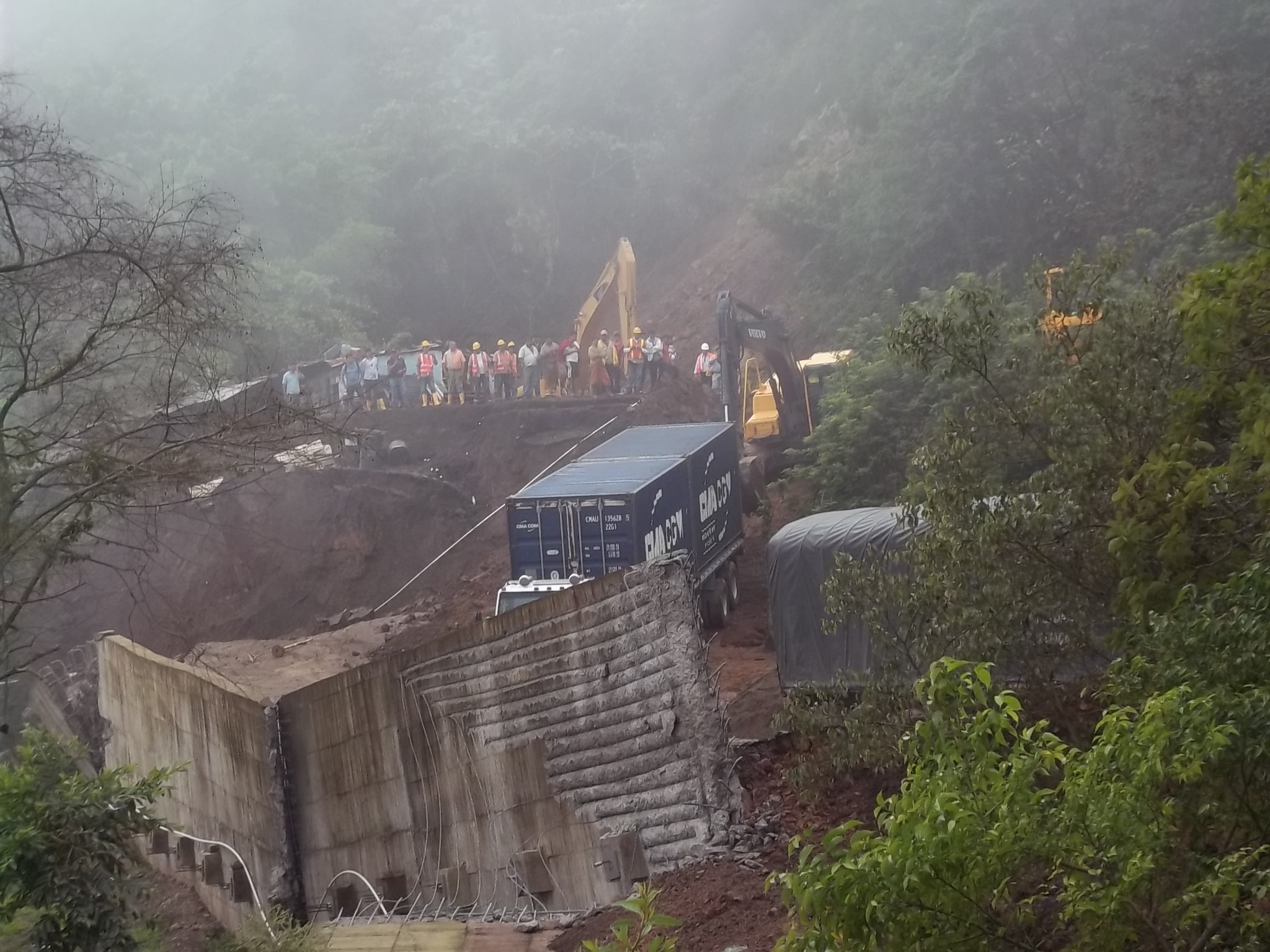 TENGA EN CUENTA PASOS ALTERNOS Y CIERRES EN LA V�A MANIZALES-MARIQUITA-HONDA-BOGOT�