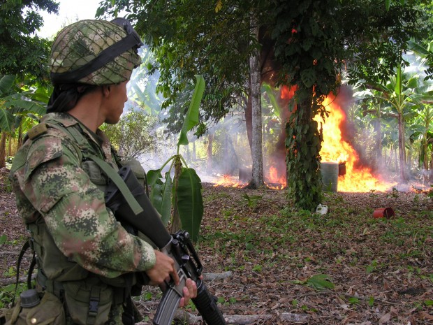EJ�RCITO HALL� 