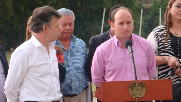REGAL�AS PARA MEJORAR NUTRICI�N E INGRESOS A CUATRO MIL PERSONAS EN CALDAS