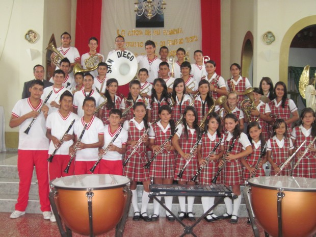 FILADELFIA (CALDAS) RECIBE 13 BANDAS ESTUDIANTILES