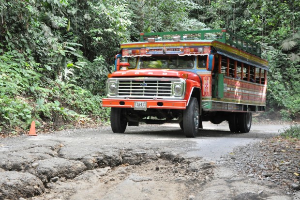 SE COMPROMETEN CON LA V�A LA DORADA-SONS�N (ANTIOQUIA)