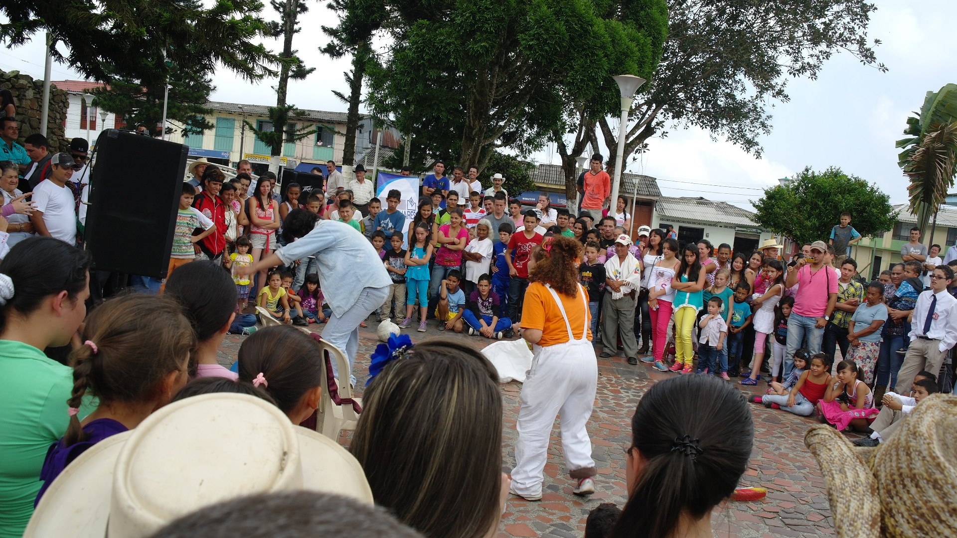 TOMA CULTURAL EN SAMAN� CON CONFAMILIARES CALDAS