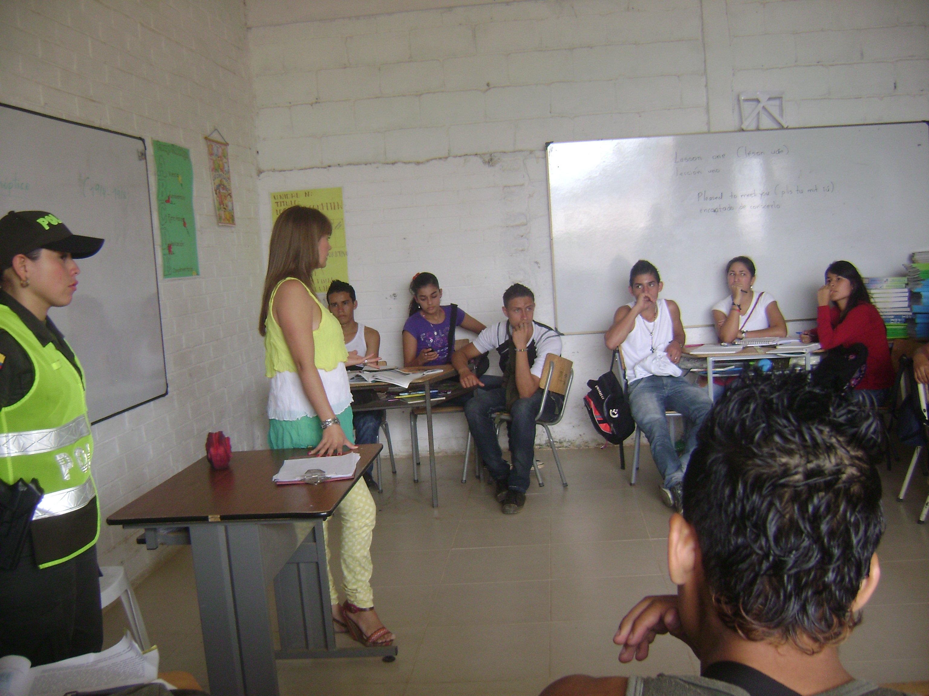 CHARLA EN LA INSTITUCI�N EDUCATIVA RANCHO LARGO