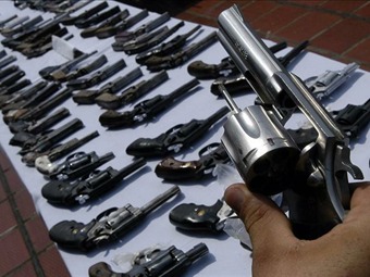 HALLAN CALETA DE FARC CON MATERIAL DE GUERRA Y CARTILLAS PARA DIFUNDIR IDEOLOG�A