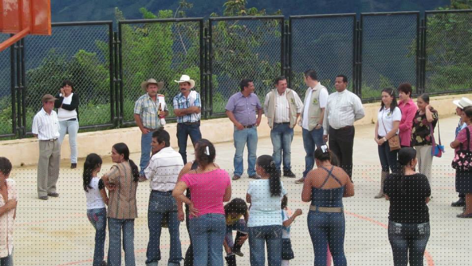 ENTREGA DE CANCHA DE MICRO EN LA VEREDA EL NARANJO
