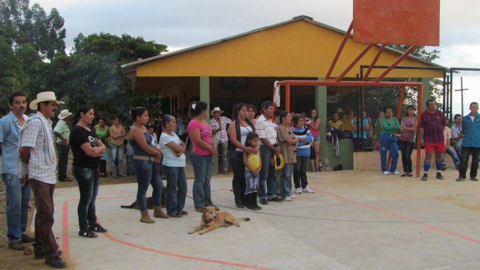 ENTREGA DE CANCHA DE MICRO EN LA VEREDA EL NARANJO