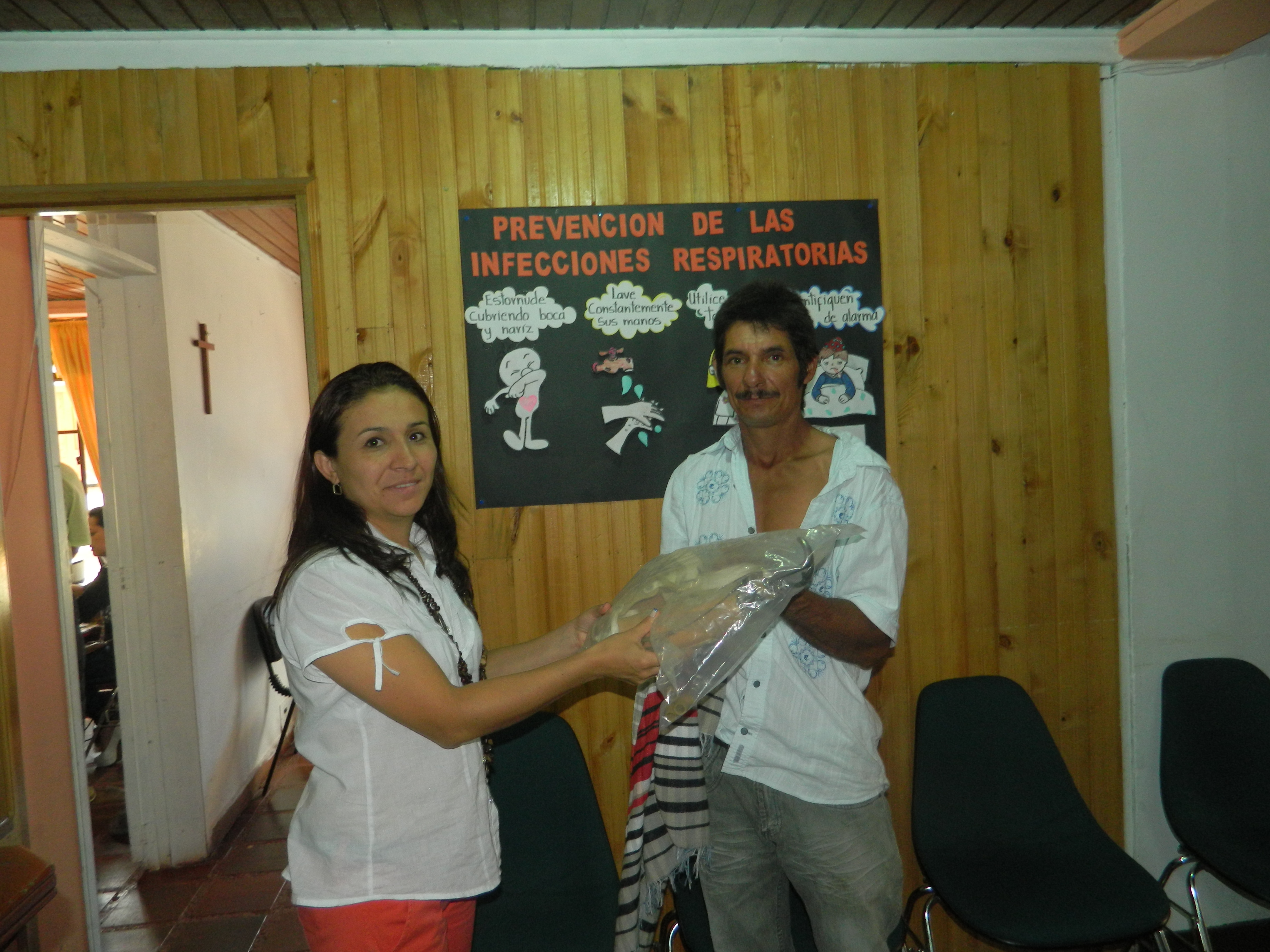 ENTREGA DE PR�TESIS A PERSONAS DISCAPACITADAS DE SAMAN�