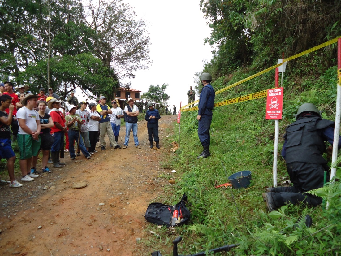 DESMINANDO CAMPOS Y CONSTRUYENDO SUE�OS EN SAMAN�, CALDAS.