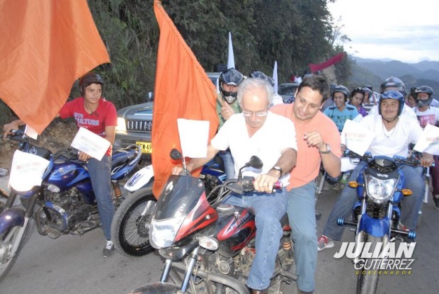 CANDIDATO A LA GOBERNACI�N DE CALDAS VISITA A SAMAN�