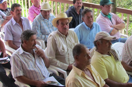 CAFETEROS NO IR�AN A PARO SI GOBIERNO DA V�A LIBRE A TRES PETICIONES
