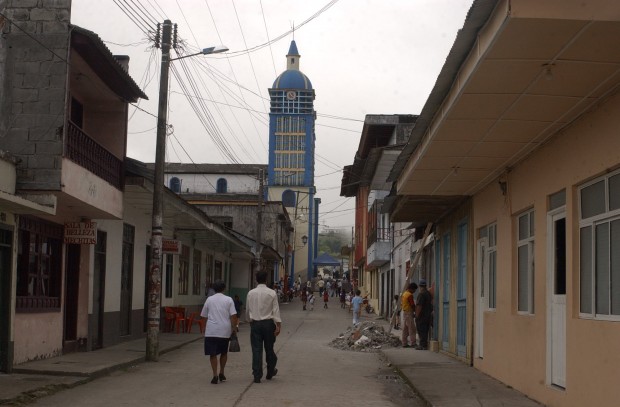 CON FALSAS ESCRITURAS ENGA�ARON A SAMANE�OS