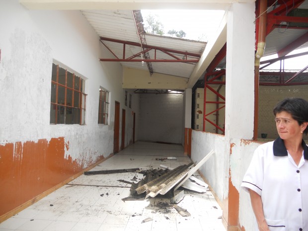 VENDAVAL CAUS� DA�OS EN VIVIENDAS E INSTITUCIONES EDUCATIVAS EN BOLIVIA (PENSILVANIA) 