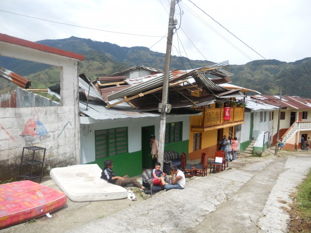 VENDAVAL CAUS� DA�OS EN VIVIENDAS E INSTITUCIONES EDUCATIVAS EN BOLIVIA (PENSILVANIA) 