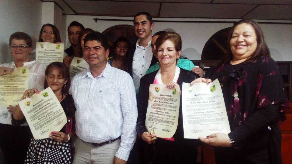 HOMENAJE A DOCENTES QUE ESTE A�O TERMINAN SUS LABORES