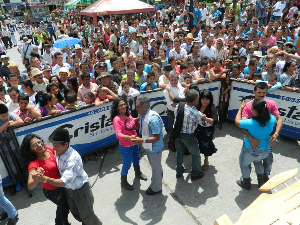 GRAN CELEBRACI�N DEL D�A DEL CAMPESINO EN SAMAN� CALDAS