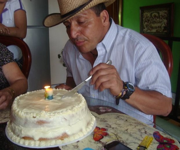 MUERE VACA ACOSADA SEXUALMENTE POR UN BURRO.